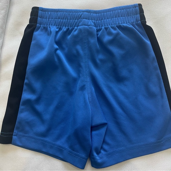 Hurley Toddler Boy's Graphic T-Shirt and Shorts Two-Piece Set 4T - Picture 4 of 6